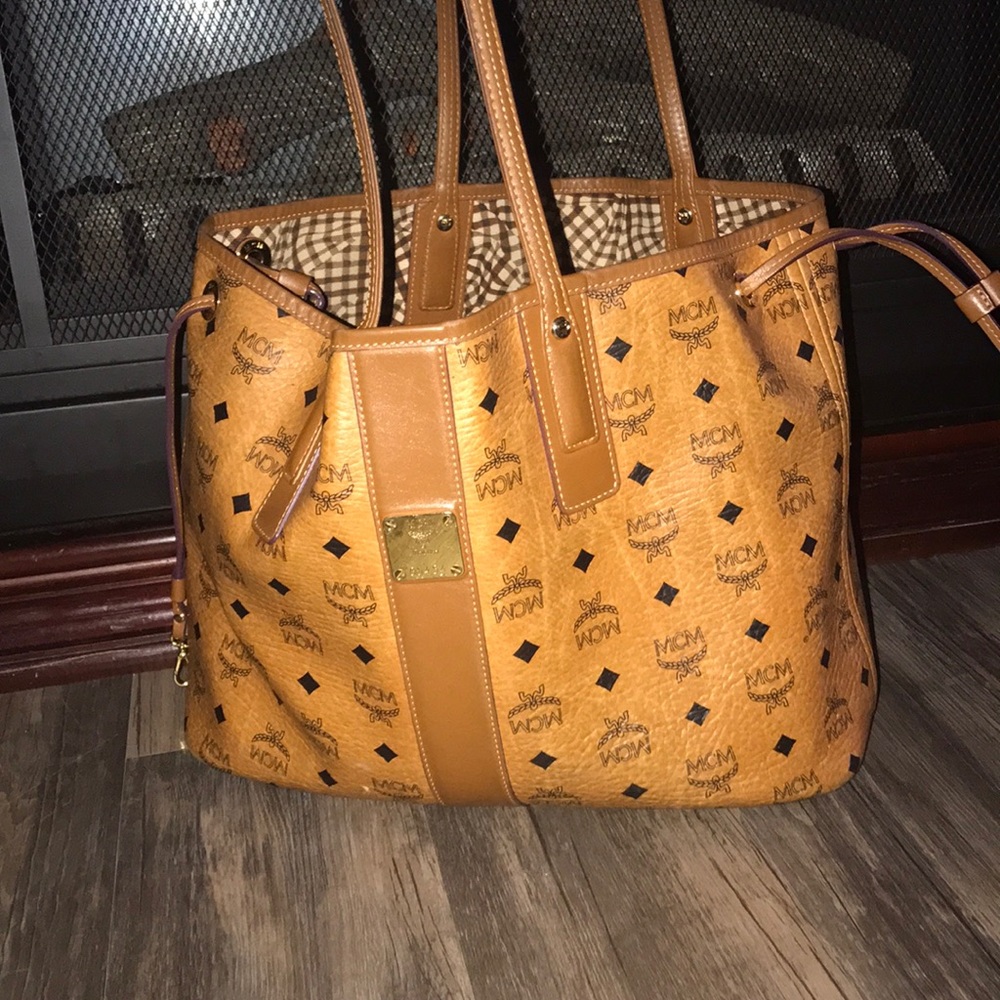 🔥WEEKEND SALE🔥 MCM Reversible Liz